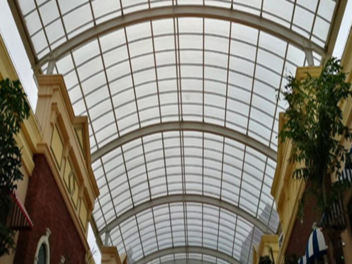 玉树屋面网架顶棚吊装方案